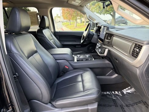 Used 2024 Ford Expedition Max XLT image 35