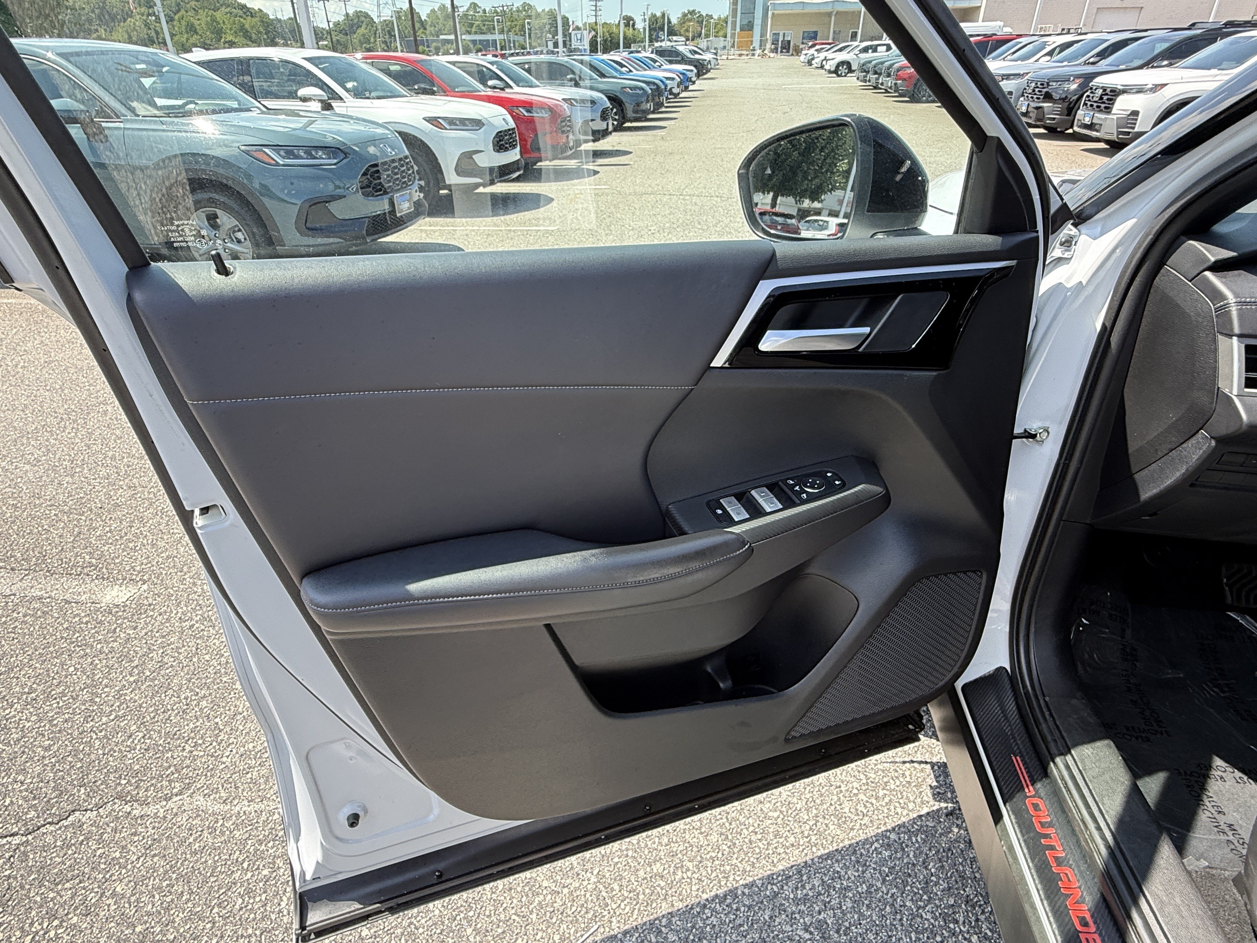 Used 2023 Mitsubishi Outlander Ralliart AWD/4WD image 16