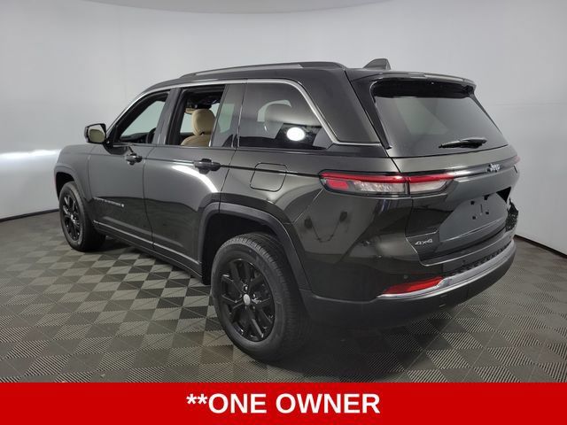 Used 2023 Jeep Grand Cherokee Limited AWD/4WD image 6