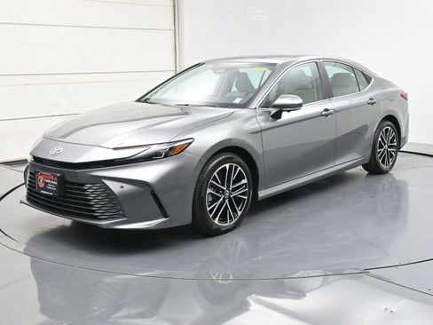 Used 2025 Toyota Camry XLE w/ Premium Plus Package AWD/4WD image 1