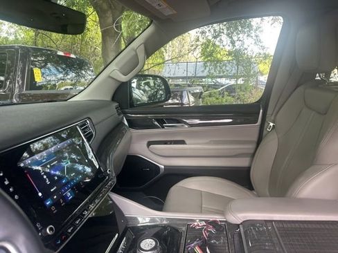 Used 2022 Jeep Wagoneer Series II image 17