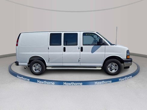 Used 2025 Chevrolet Express 2500 w/ Driver Convenience Package RWD image 7