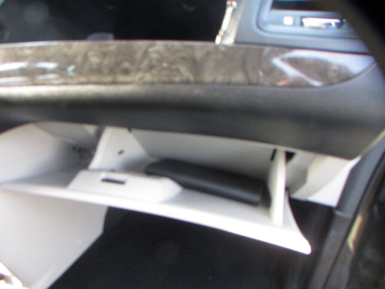 Used 2013 Dodge Grand Caravan American Value Package FWD image 17