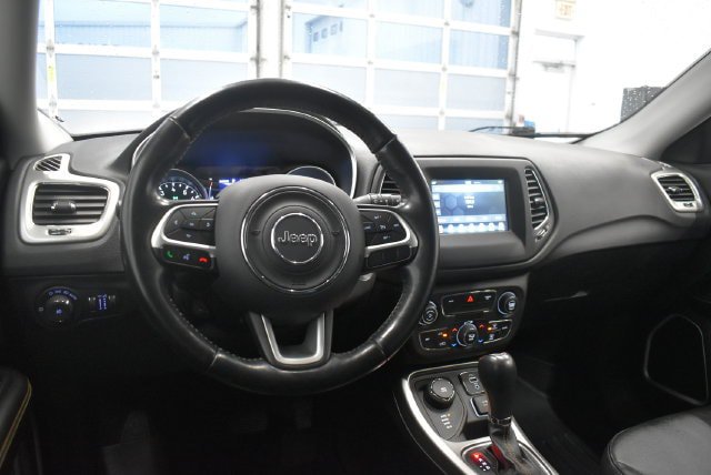 Used 2020 Jeep Compass Latitude w/ Cold Weather Group AWD/4WD image 23