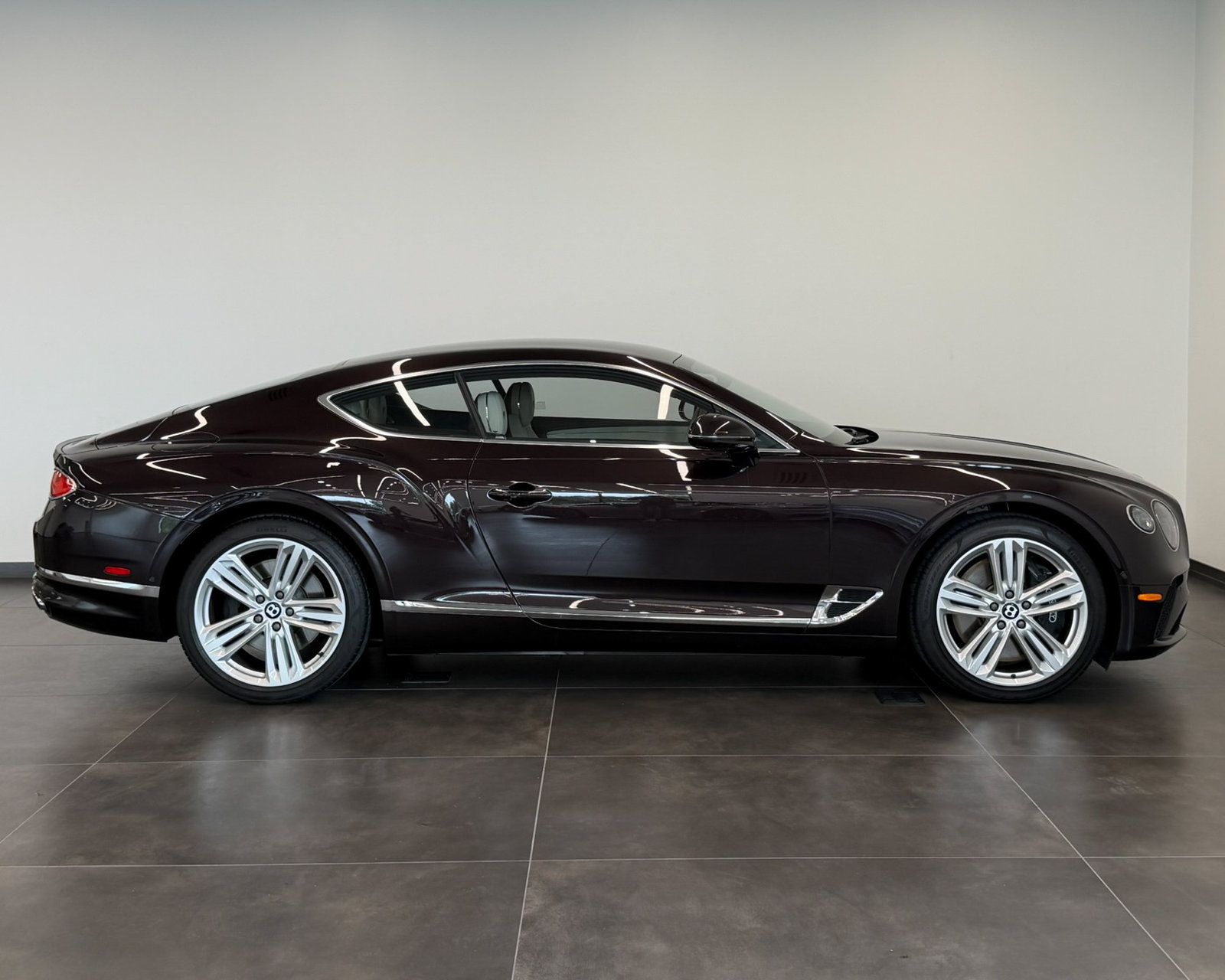 Used 2023 Bentley Continental GT V8 AWD/4WD image 5