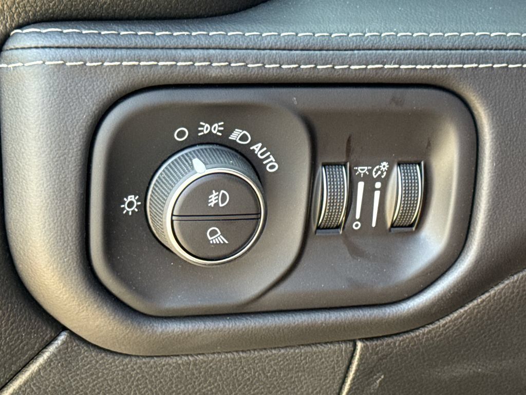 New 2027 RAM 2500 Limited AWD/4WD image 24