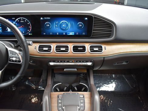 Used 2022 Mercedes-Benz GLE 350 4MATIC w/ Premium Package image 17