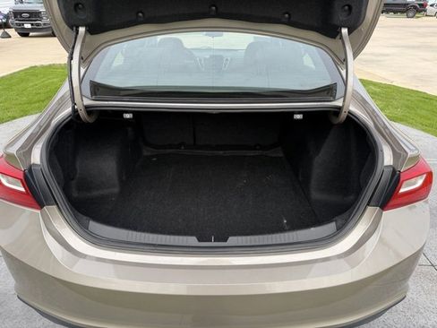 Used 2023 Chevrolet Malibu LT image 7