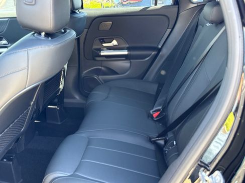 Used 2025 Mercedes-Benz GLA 250 image 42