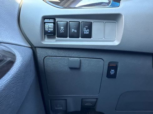Used 2016 Toyota Sienna XLE Premium image 24