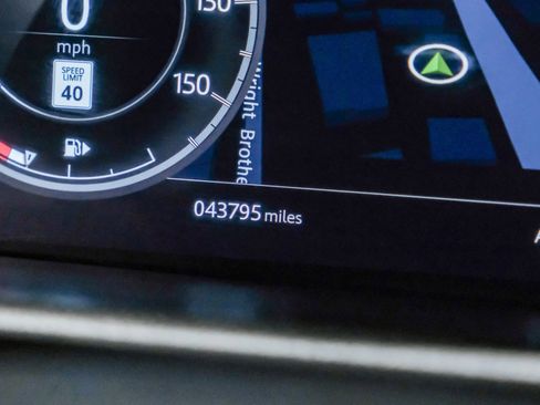 Used 2019 Land Rover Discovery HSE Luxury image 19