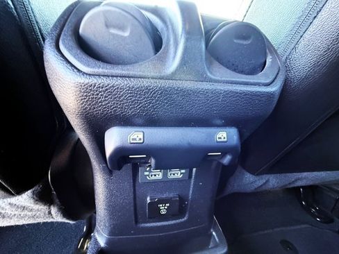 Used 2022 Jeep Wrangler Unlimited Sahara w/ Cold Weather Group AWD/4WD image 27
