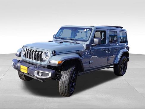 Certified 2025 Jeep Wrangler Unlimited Sahara w/ Safety Group image 12