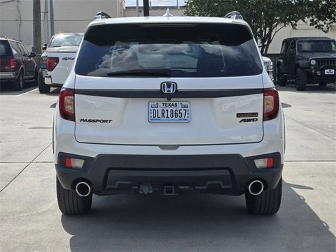 Used 2023 Honda Passport TrailSport image 6