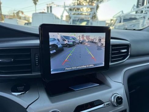 Used 2022 Ford Explorer XLT w/ Equipment Group 202A image 21