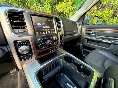 Used 2017 RAM 1500 Laramie w/ Convenience Group AWD/4WD image 34