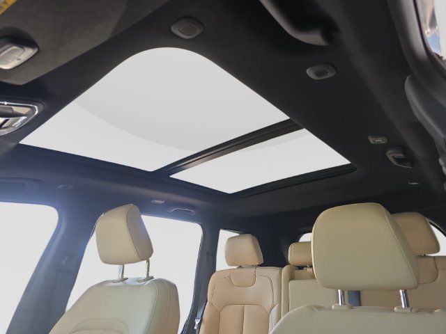 Used 2023 Jeep Grand Cherokee 4WD 4xe image 27