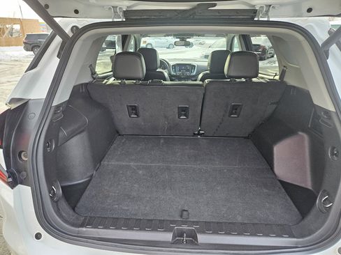 Used 2024 GMC Terrain SLT image 14