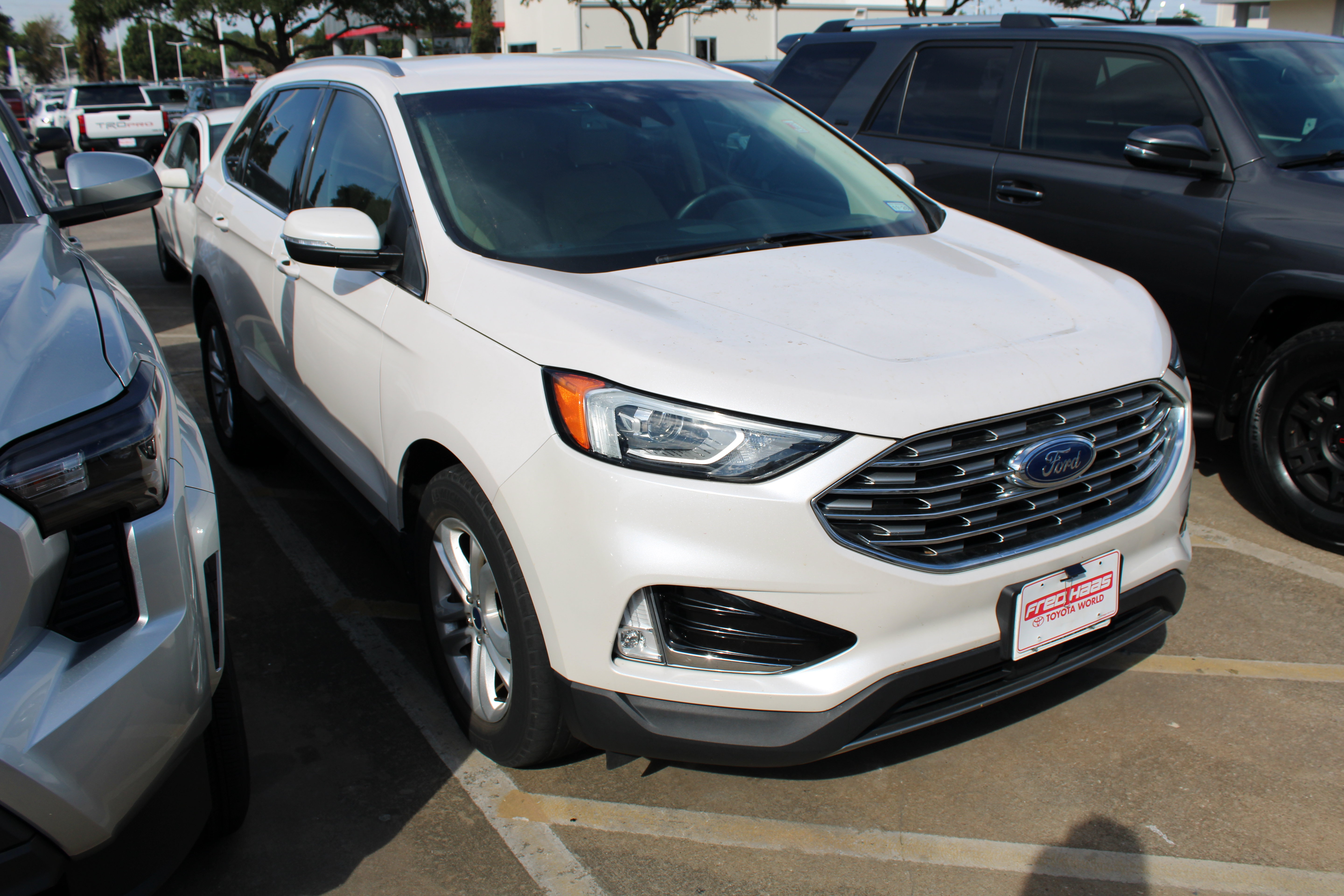 Used 2019 Ford Edge SEL w/ Equipment Group 201A FWD image 2