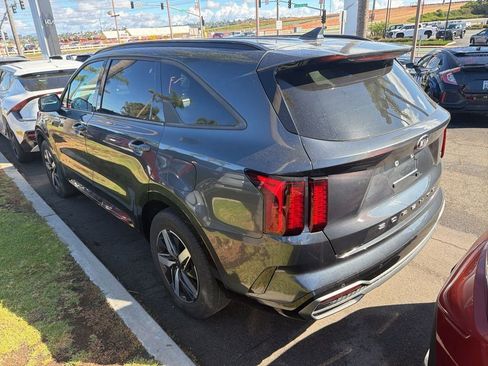 Certified 2021 Kia Sorento S image 4