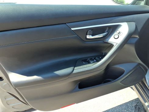 Certified 2017 Nissan Altima 2.5 SL FWD image 9