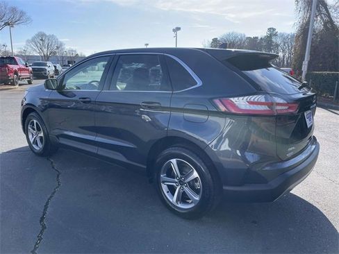 Used 2023 Ford Edge SEL w/ Convenience Package image 4
