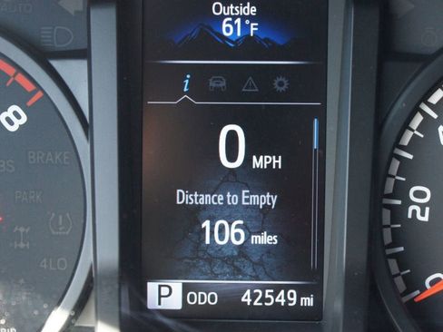 Used 2021 Toyota Tacoma SR w/ SR Convenience Package image 4