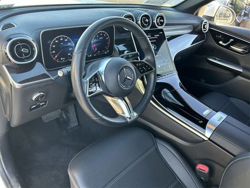 Used 2025 Mercedes-Benz GLC 300 4MATIC image 15