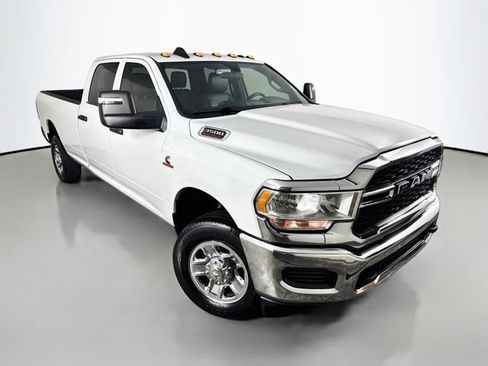Used 2024 RAM 3500 Tradesman w/ Chrome Appearance Group AWD/4WD image 3