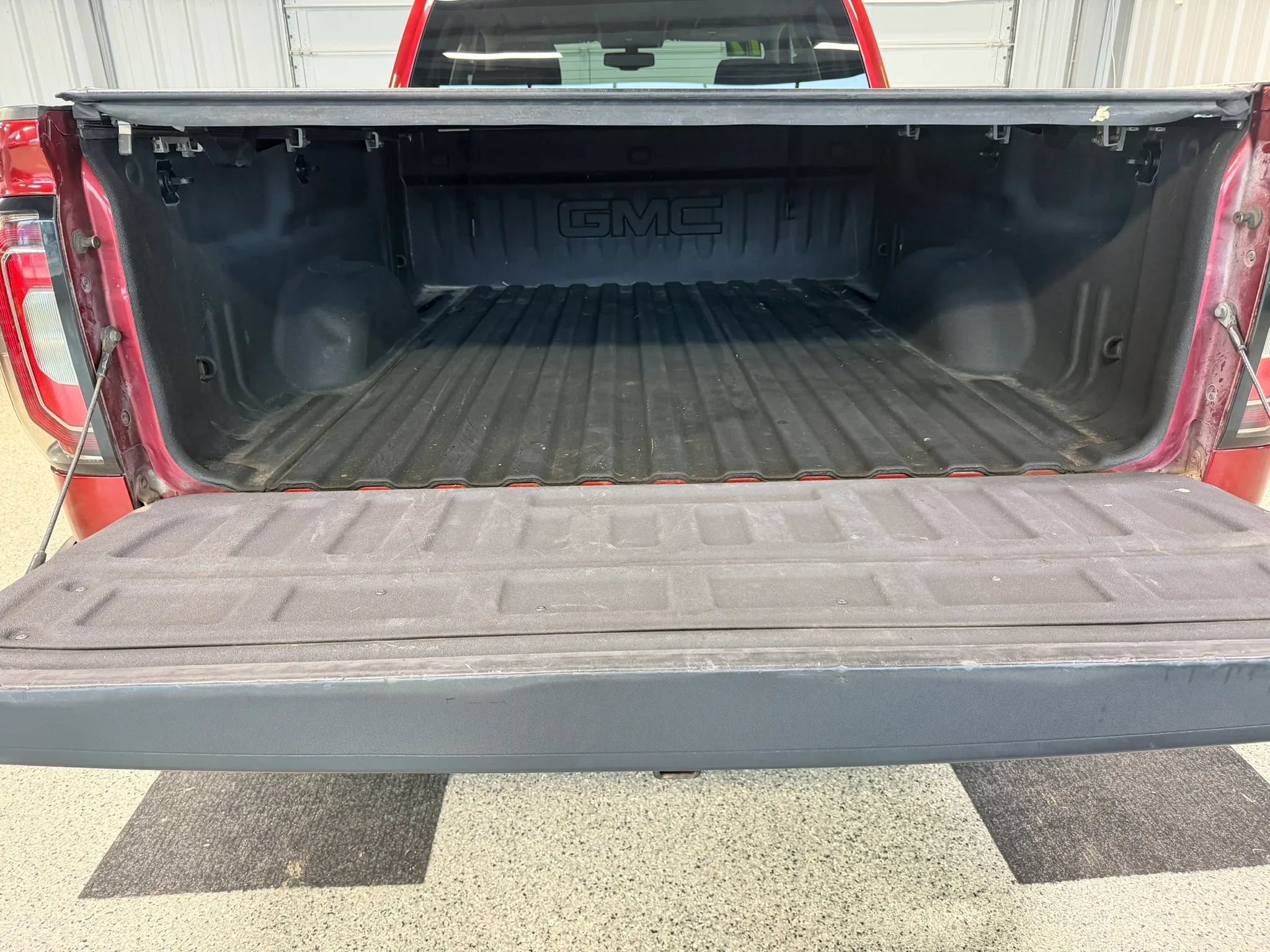 Used 2017 GMC Sierra 1500 SLT w/ All-Terrain Package AWD/4WD image 16