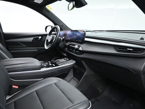 Used 2025 Buick Enclave Preferred image 12