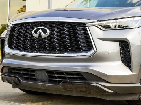 Used 2023 INFINITI QX60 Luxe FWD image 2