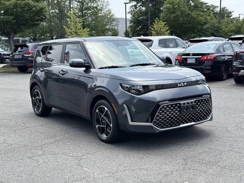 Used 2023 Kia Soul EX FWD image 1