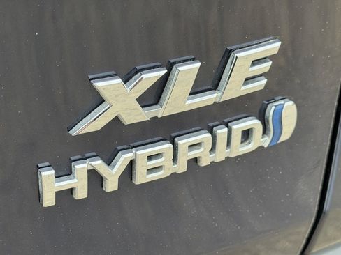 Used 2024 Toyota RAV4 XLE w/ Convenience Package AWD/4WD image 11