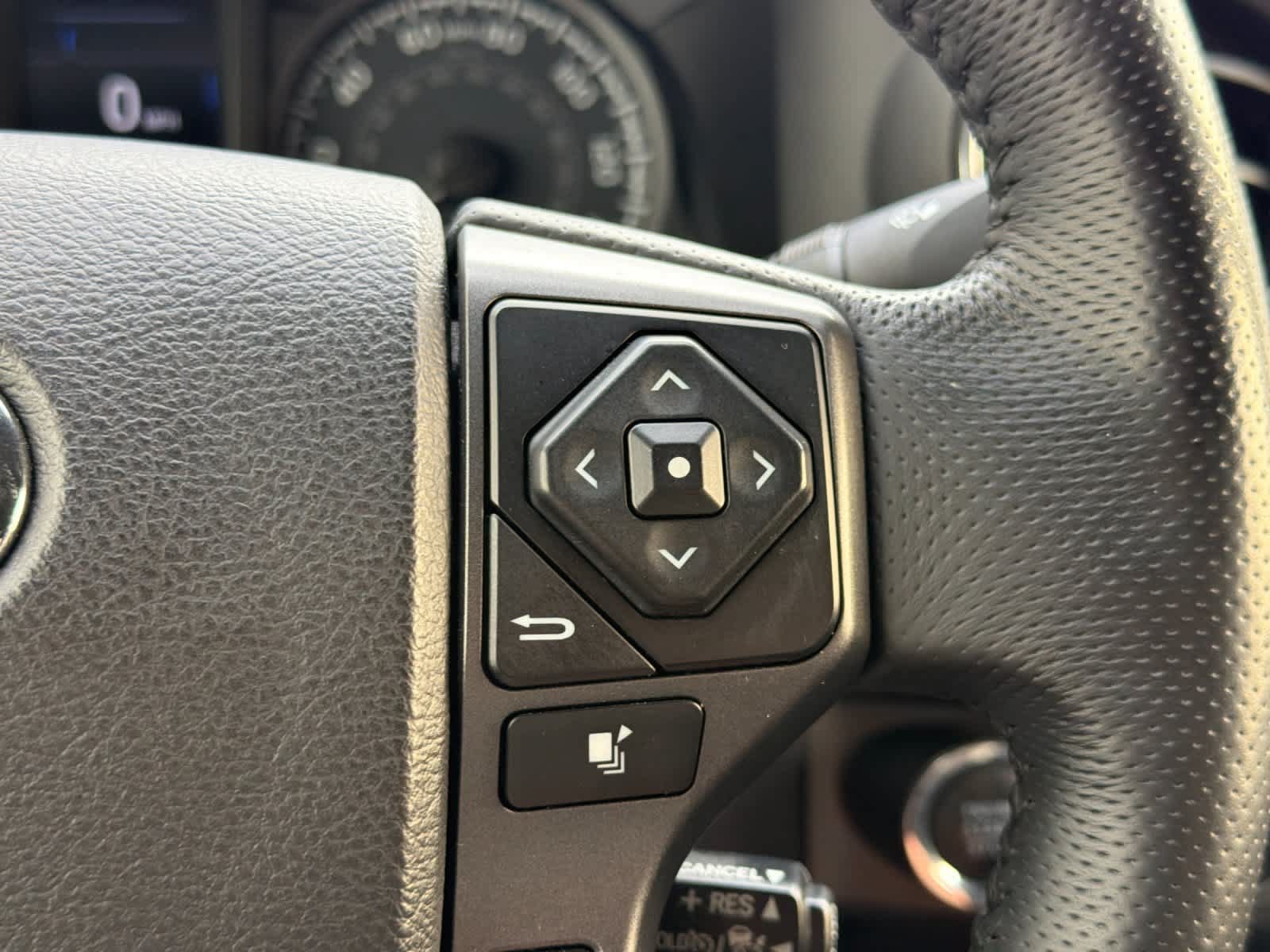 Used 2021 Toyota Tacoma TRD Off-Road w/ Technology Package AWD/4WD image 25