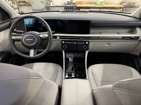 Used 2025 Hyundai Tucson SEL AWD/4WD image 17
