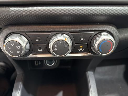 Used 2024 Nissan Kicks S image 21