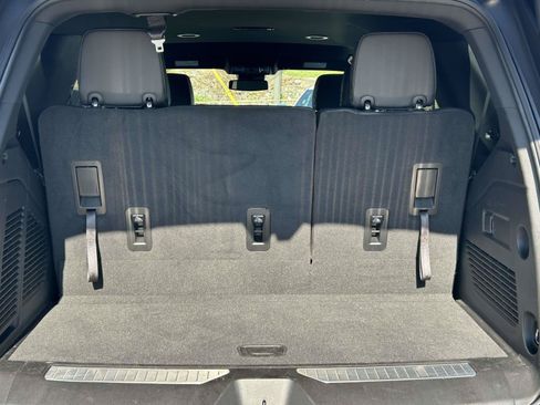 Used 2024 Chevrolet Tahoe Z71 AWD/4WD image 13