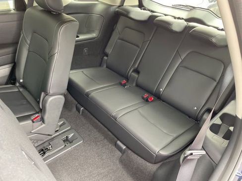 Used 2025 Nissan Pathfinder SL image 29