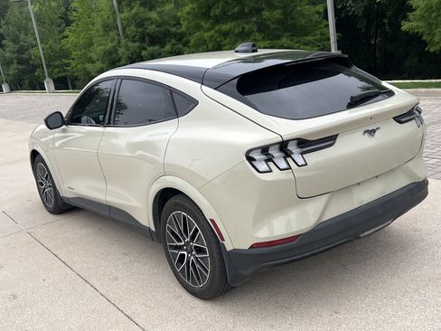 Used 2025 Ford Mustang Mach-E Premium RWD image 10