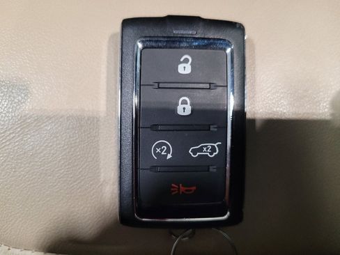 Used 2022 Jeep Grand Cherokee Limited 4xe image 32