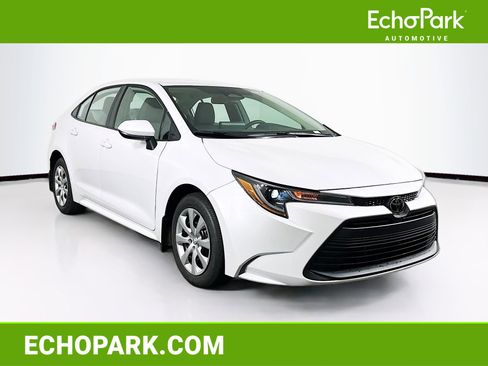 Used 2026 Toyota Corolla LE FWD image 1