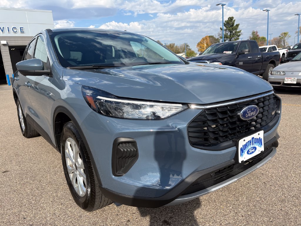 Used 2023 Ford Escape Active w/ Tech Pack #2 AWD/4WD image 5