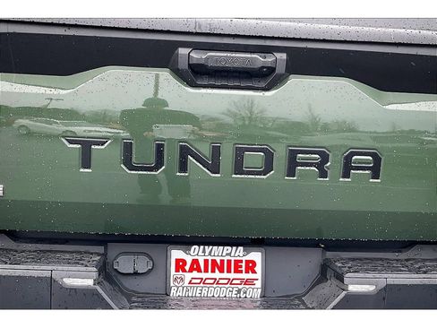 Used 2022 Toyota Tundra SR5 w/ SR5 Premium Package image 8