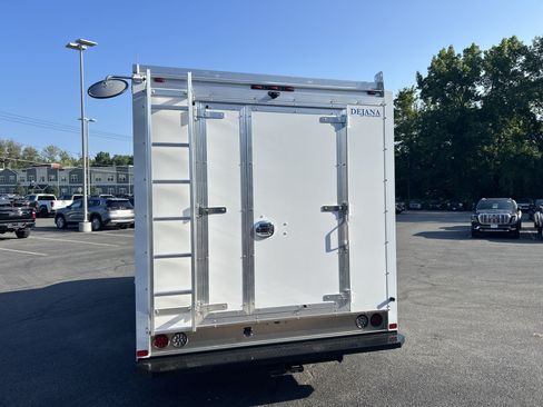 New 2026 GMC Savana 3500 w/ Power Convenience Package RWD image 5