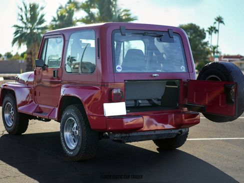 Used 1991 Jeep Wrangler Renegade AWD/4WD image 15