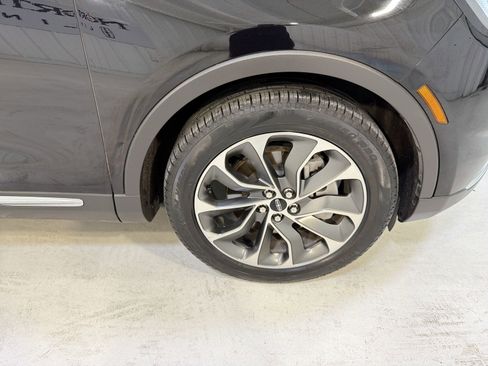 Used 2023 Lincoln Nautilus Reserve w/ Luxury Package image 30