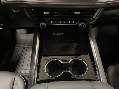 New 2026 Chevrolet Suburban Z71 w/ Comfort Package image 7