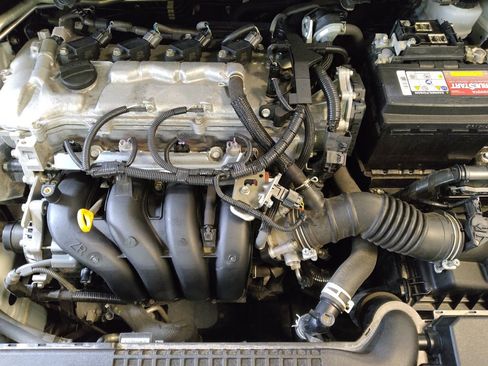 Used 2022 Toyota Corolla LE FWD image 30