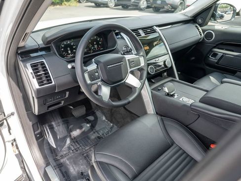 Certified 2024 Land Rover Discovery S image 12